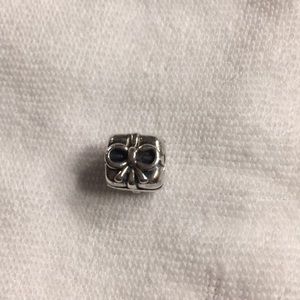 Pandora Silver Present Charm